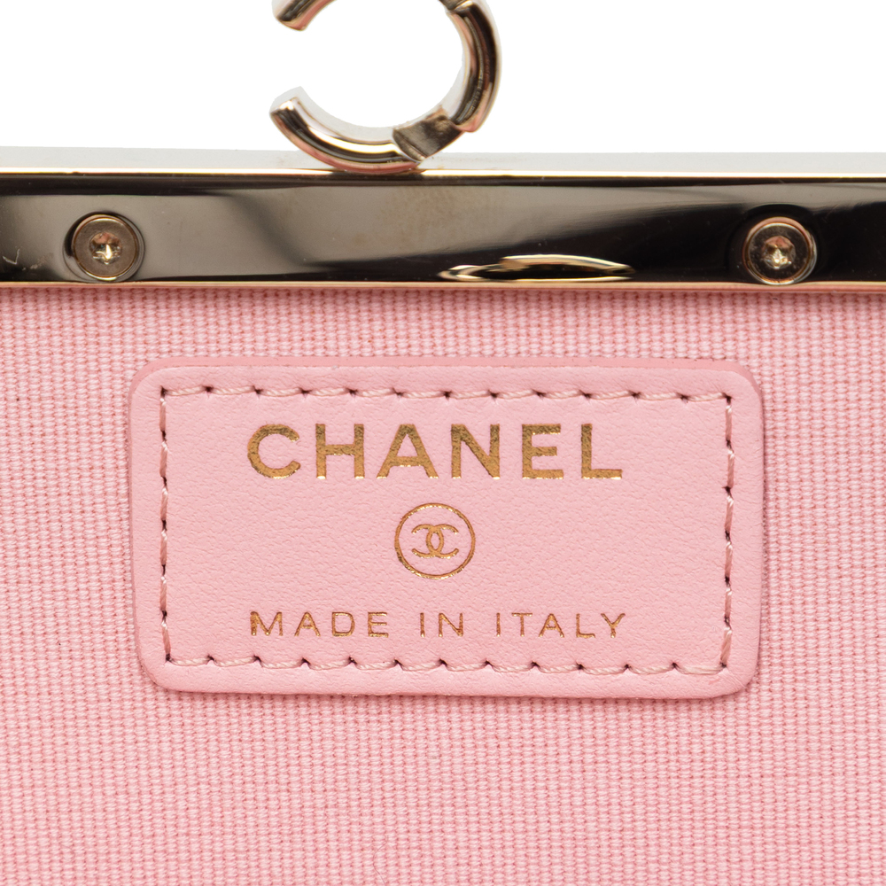 Pre-Loved Chanel CC Quilted Acrylic and Lambskin Evening Clutch With Chain - Picture 5 of 6